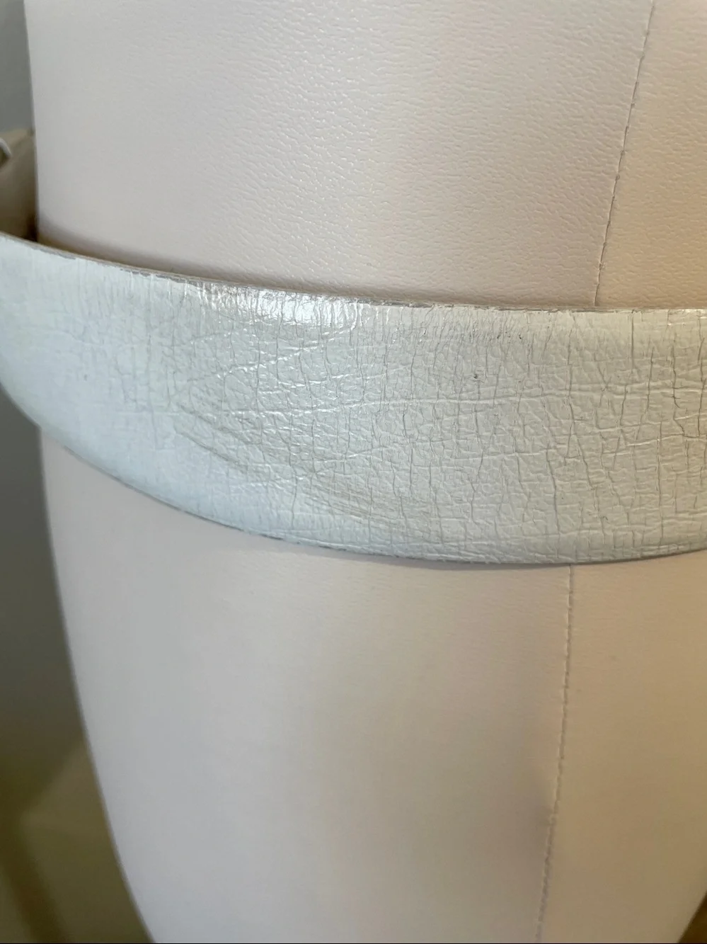 Y2K White Leather Skinny Belt Gold Buckle Size 34 Vintage Paris Adjustable Retro